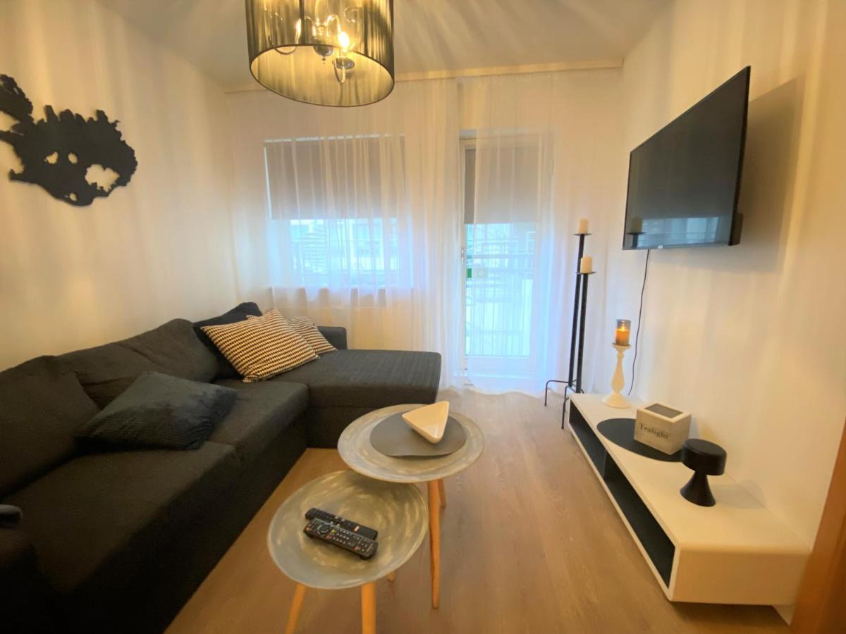 Hafnarstraeti 100, Downtown Apartment 아퀴레이리 외부 사진